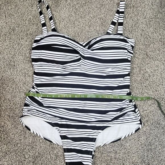 Plus Size Catalina Black & White One Piece Swimsuit - Picture 5 of 11